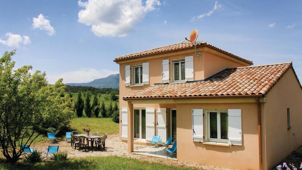 Saint-Roman House | 4 bedroom gorgeous home in Saint Roman