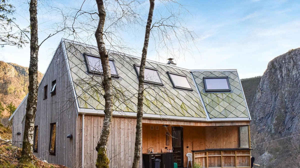 Suldal House | 4 bedroom gorgeous home in Erfjord