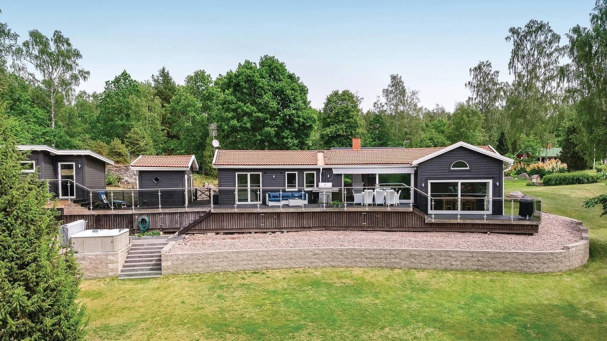 Boxholm House | 4 bedroom gorgeous home in Boxholm