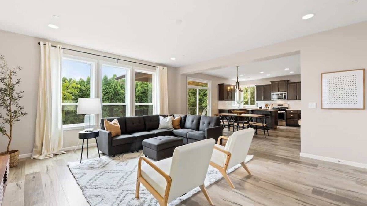 Camas House | 4 Bedroom Home Near Downtown Camas w/Private Sauna