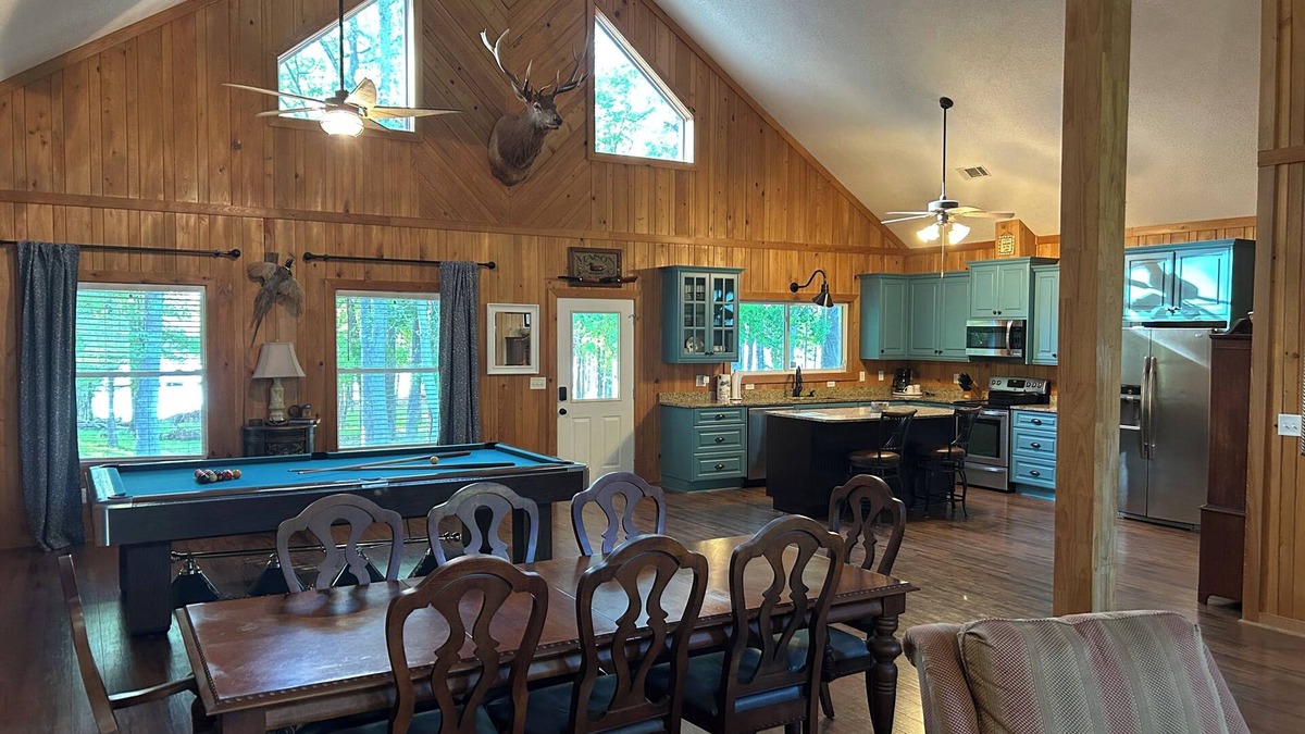 Lincolnton Cottage | 4-bedroom home on Clark’s Hill Lake with, AC, WiFi, Covered Dock & Boat Ramp.