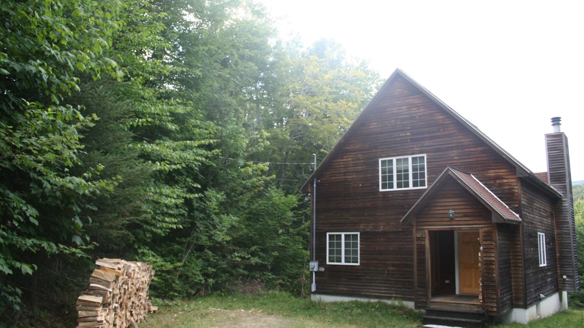 Stratton House | 4 Bedroom House Conveniently Located Between Stratton Mountain and Mount Snow