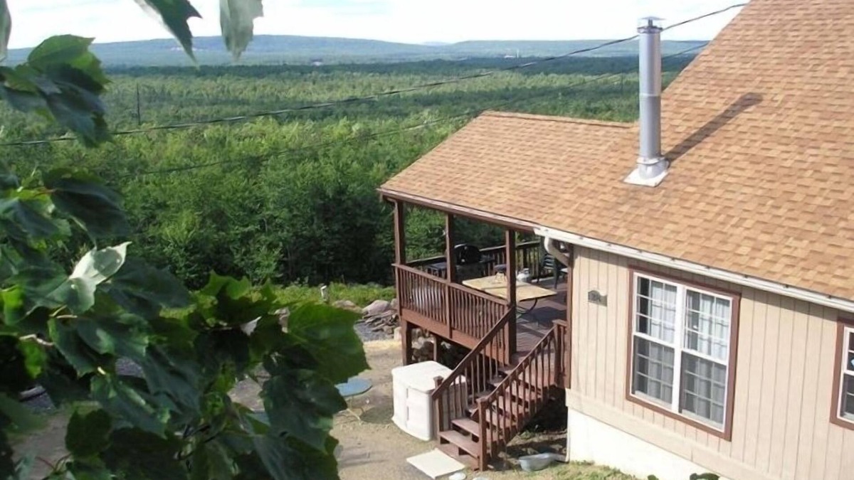 Jim Thorpe House | 4 Bedroom House - Great Views - Secluded Location
