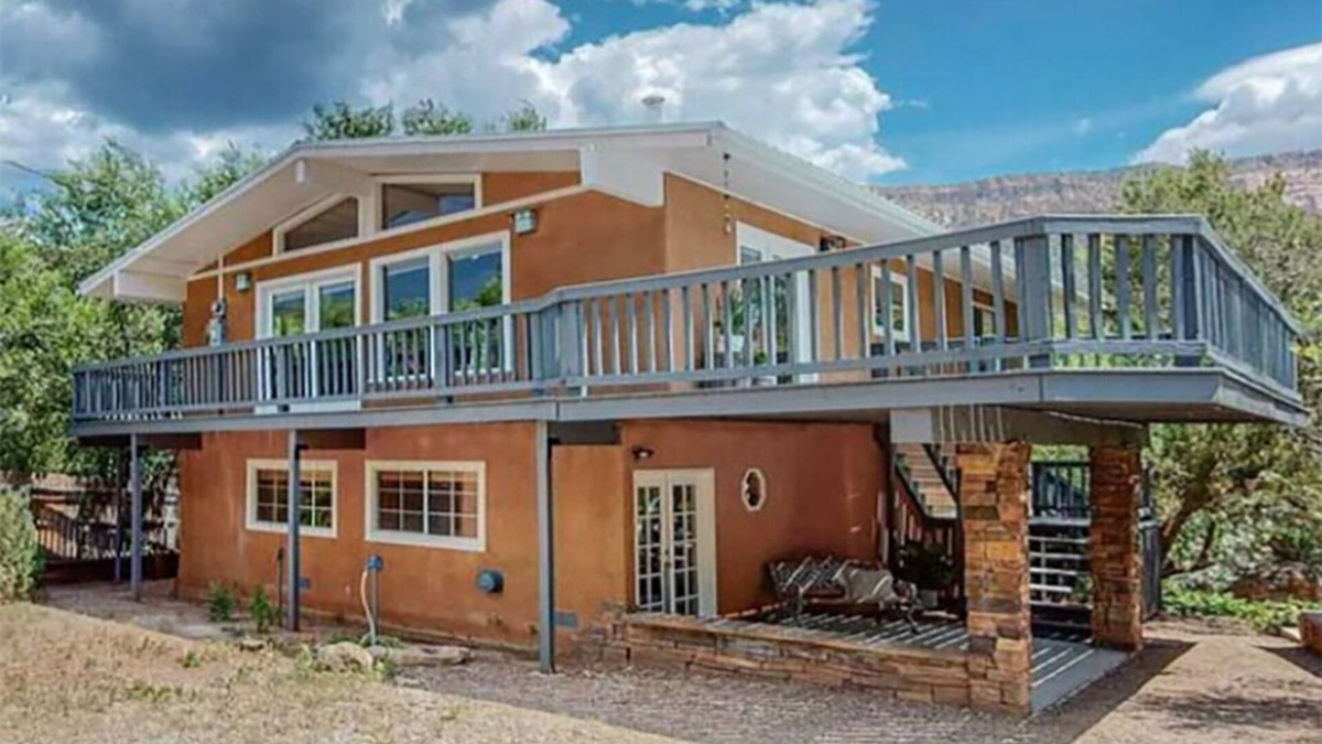 Jemez Springs House | 4-bedroom house in enchanting Jemez Springs on river
