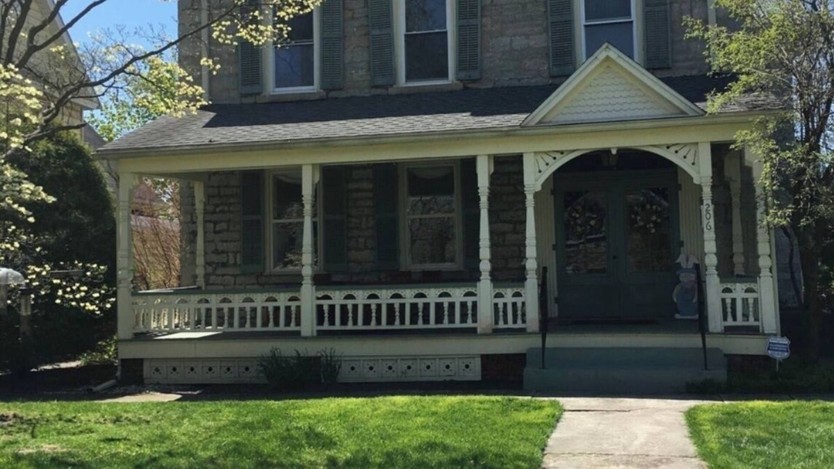Bellevue House | 4-bedroom house in Bellevue with king beds. Near Cedar Point