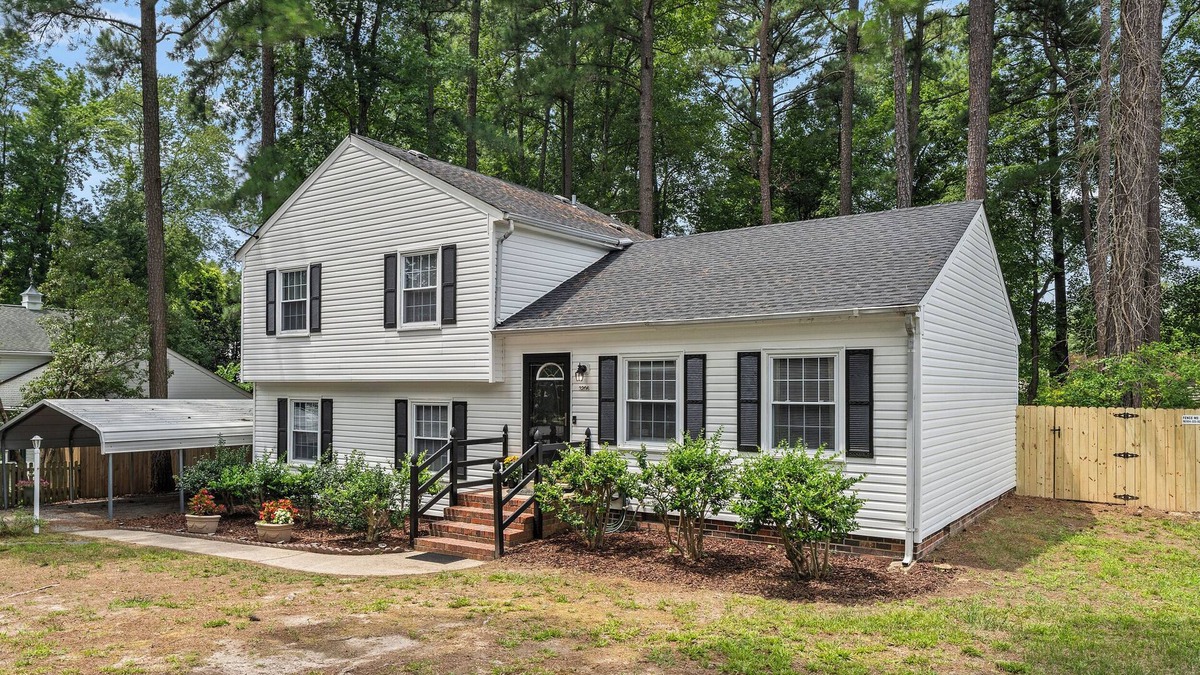 Midlothian House | 4-bedroom house in charming Midlothian 20 min to Richmond and Petersburg.