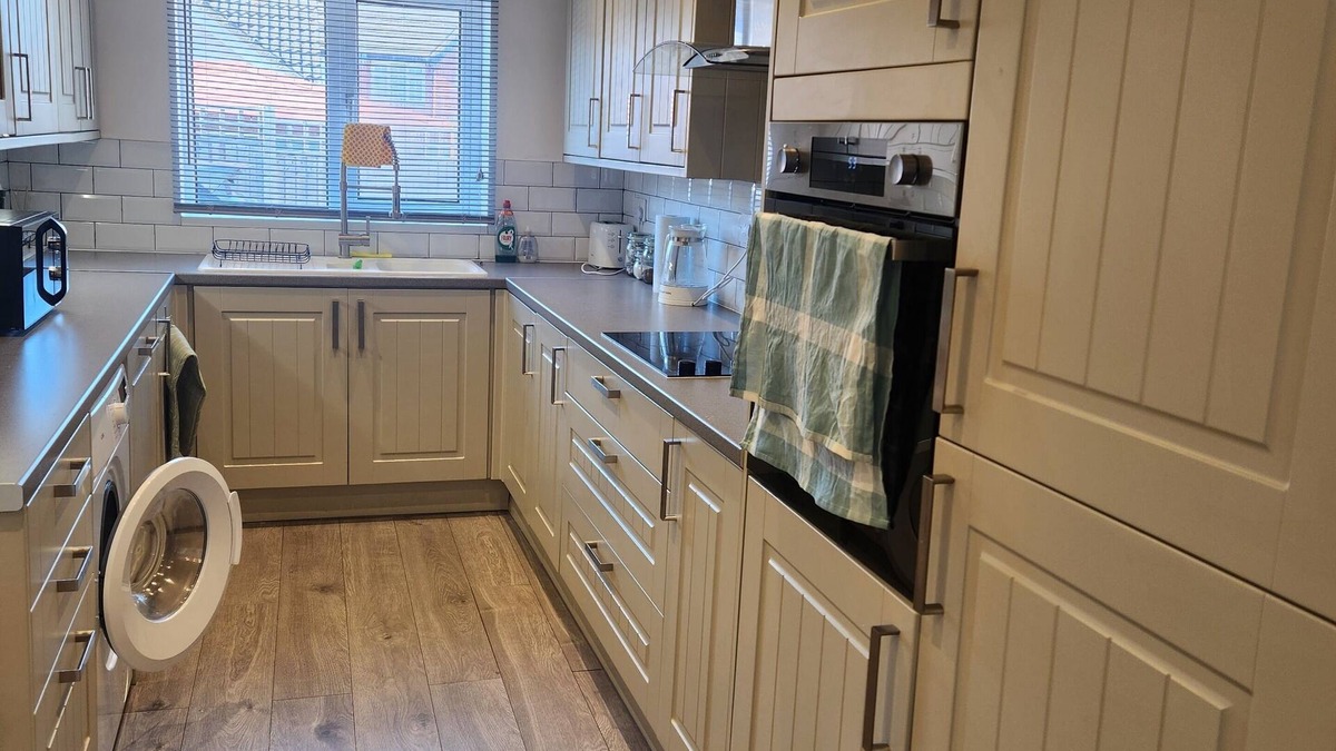 Basildon House | 4-bedroom house in charming Pitsea with WiFi