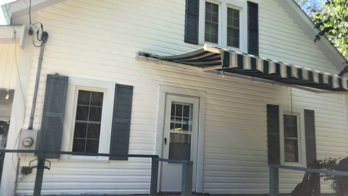 Clarkson House | 4-bedroom house in fabulous Clarkson with AC, WiFi. Enjoy your stay