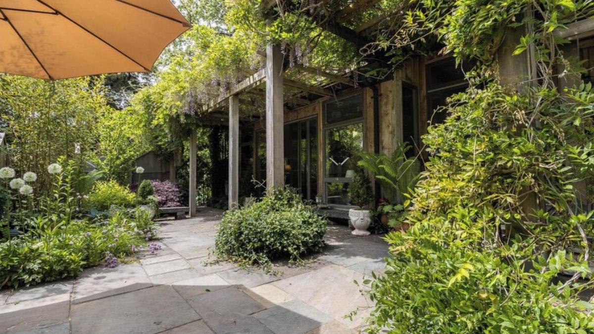 Haversham House | 4-bedroom house in Shelter Harbor w/private access to pristine Weekapaug Beach