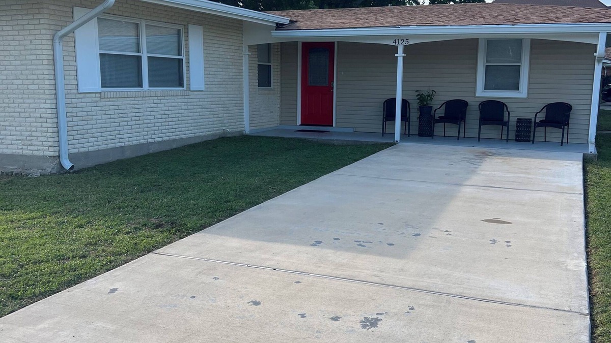 Pontchartrain Park House | 4-bedroom house in fabulous New Orleans with AC, Wi-Fi