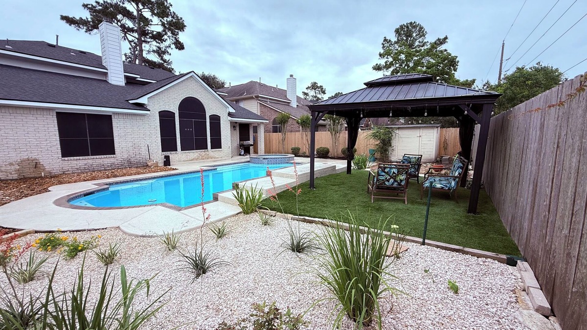 Louetta House | 4-bedroom house in wonderful Spring with a pool