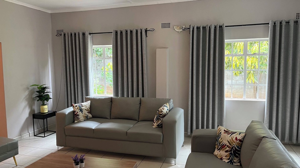 Victoria Falls House | 4-bedroom house in amazing Victoria Falls with WiFi, AC, private pool and garden