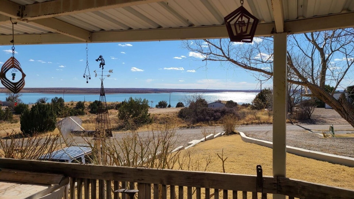 Logan House | 4 Bedroom Lake House with fantastic views and plenty of space.