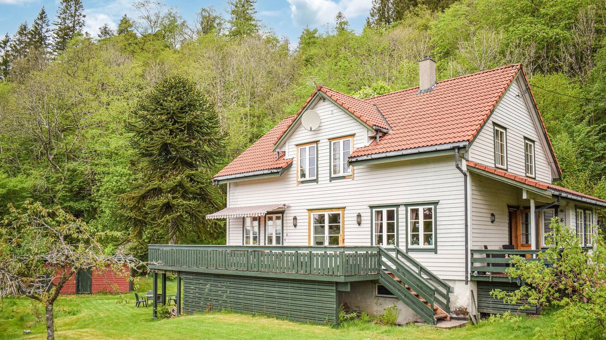 Osteroy House | 4 bedroom lovely home in Lonevåg