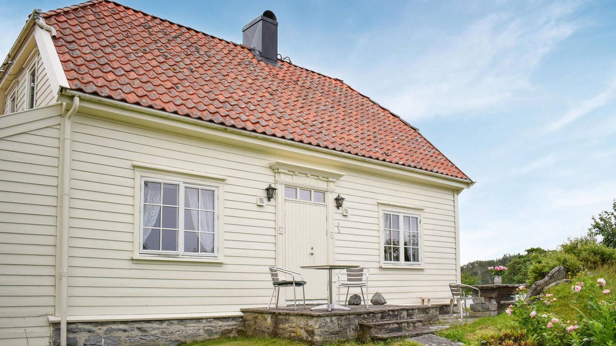 Strandvik House | 4 bedroom lovely home in Fusa