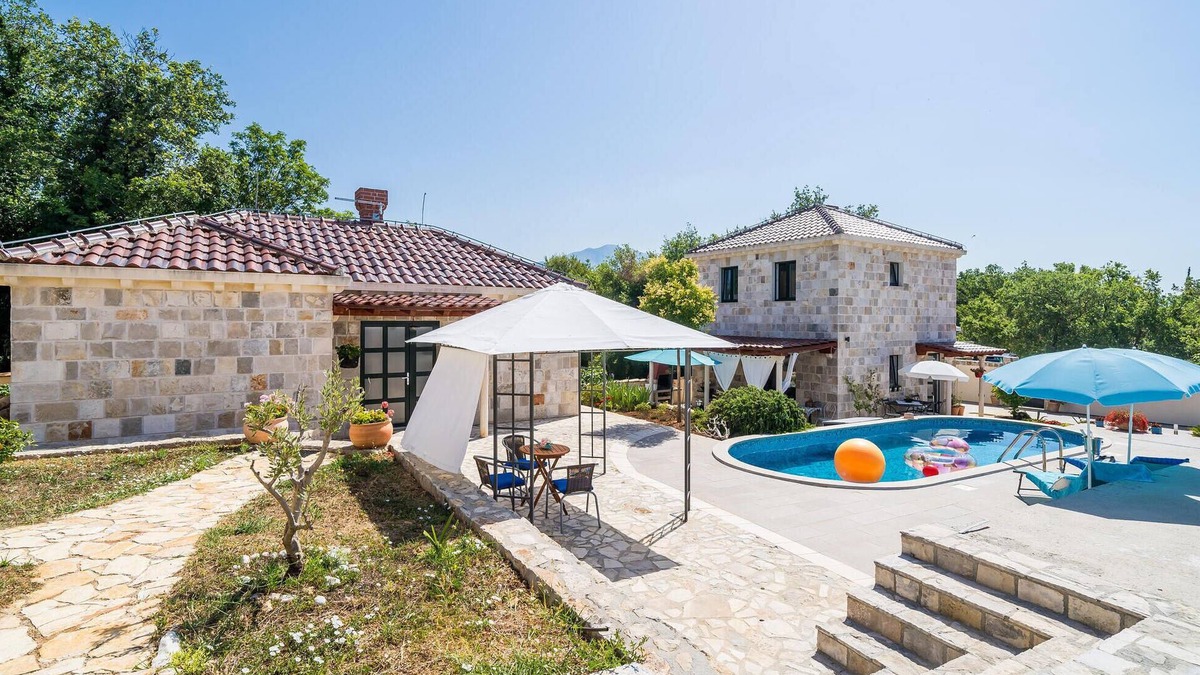 Mocici House | 4 bedroom lovely home in Cilipi