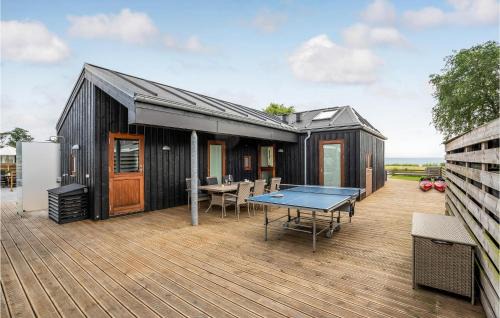 Grønninghoved Strand House | 4 Bedroom Lovely Home In Sjølund