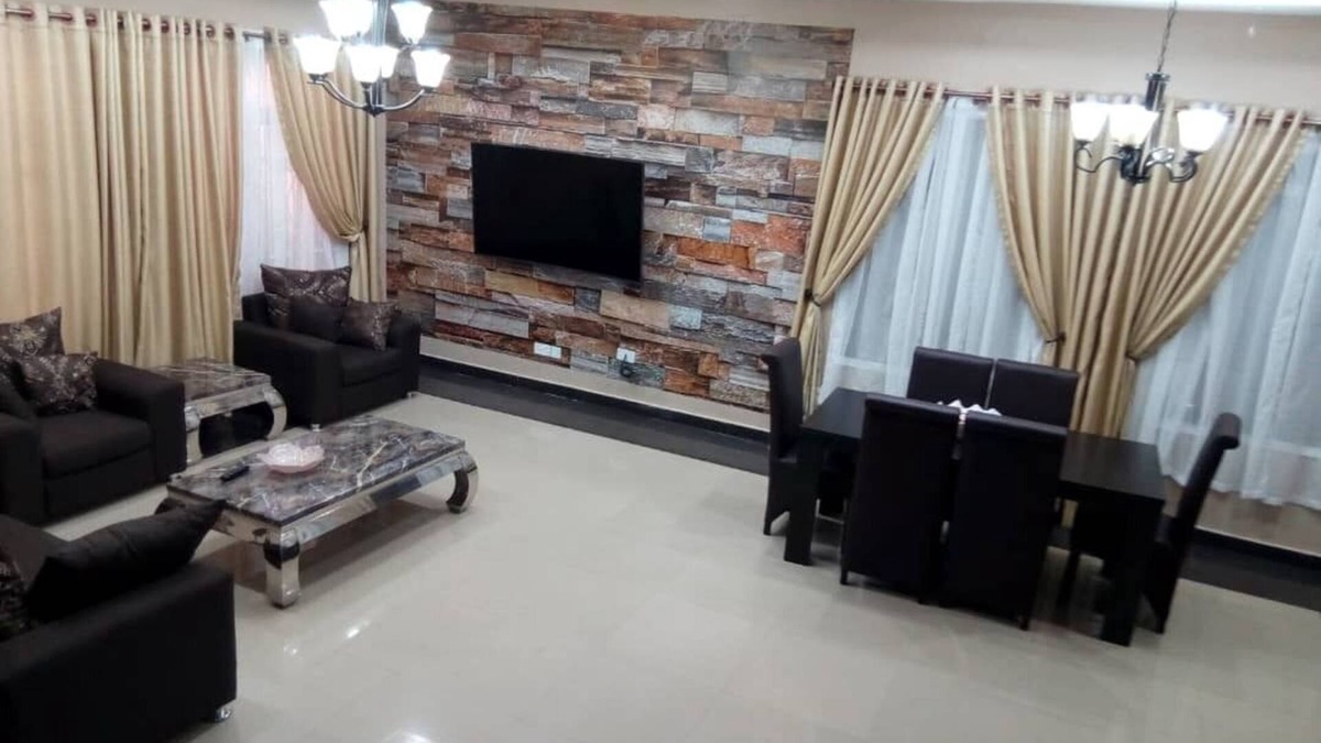 Ogombo House | 4 Bedroom Luxury HomeAwayFromHome-Unlimited WiFi