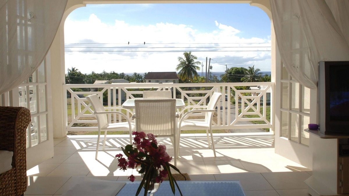 Mullins Apartment | 4 Bedroom Luxury Penthouse , Up to 8 Guests with pool and sea view