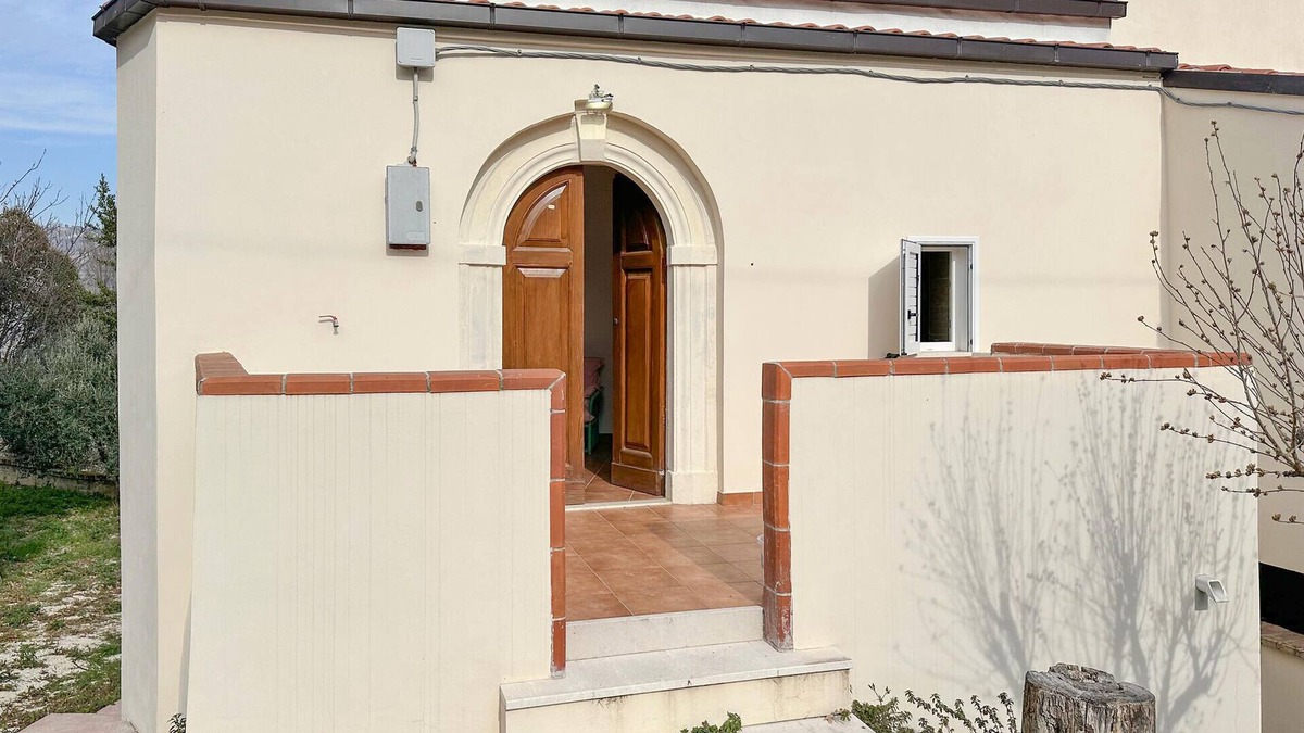 Cugnoli House | 4 bedroom pet friendly home in Cugnoli