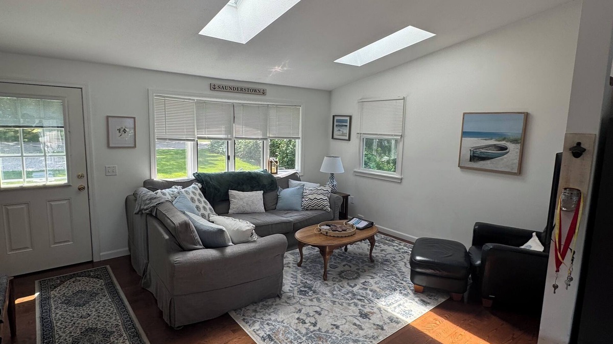 Saunderstown House | 4 Bedroom Pettaquamscutt Lake Shores Home