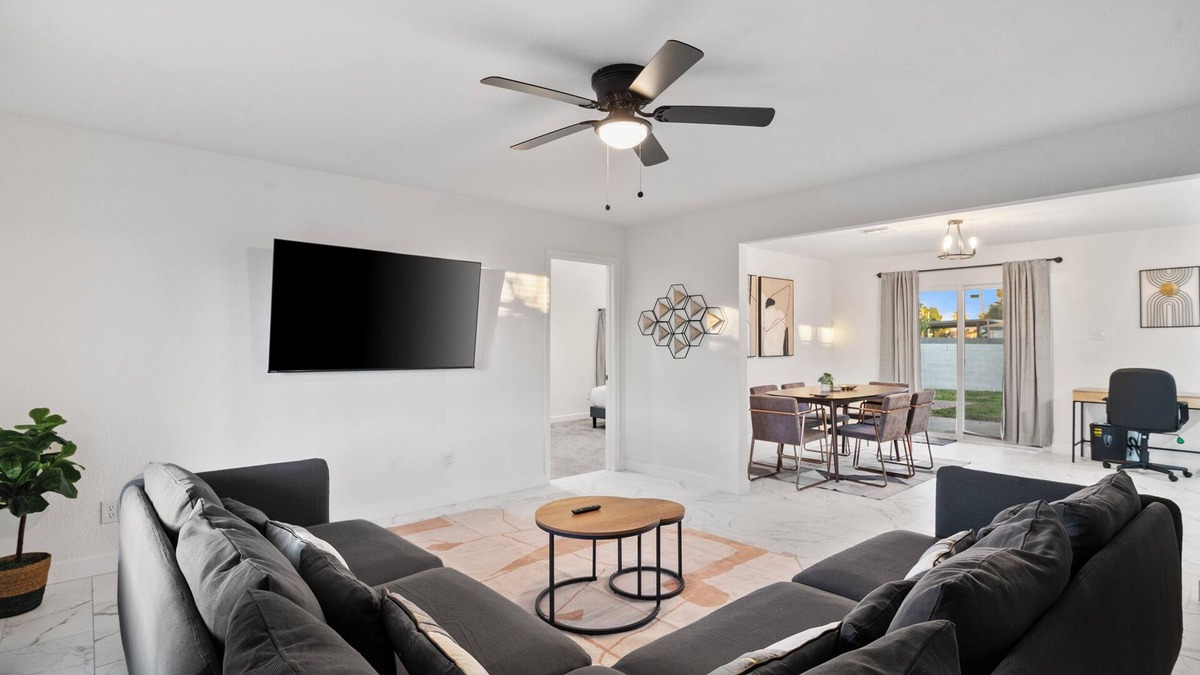 Maryvale House | 4 Bedroom Pool Home with Modern Amenities