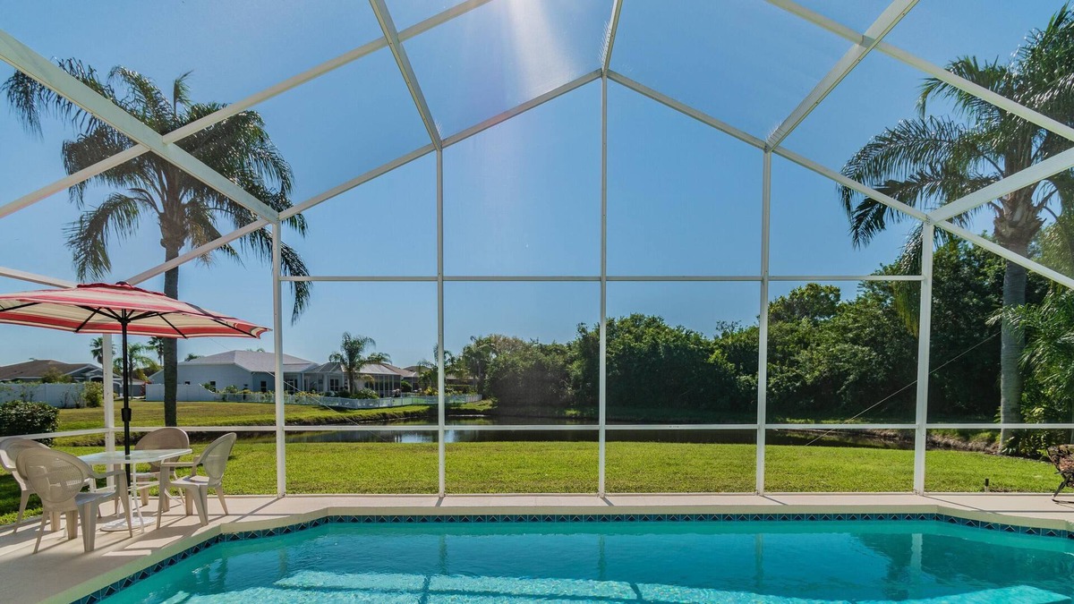 Sabal Harbour Villa | 4 bedroom pool villa with great lakeview - bird lovers dream