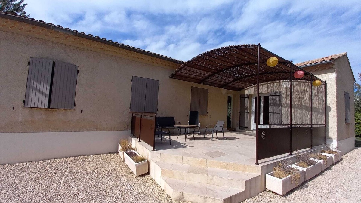 Entrechaux House | 4 Bedroom Private vacation home in Malaucène