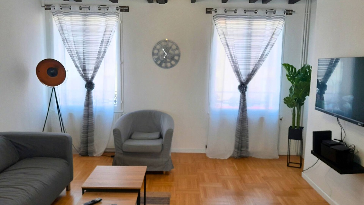 Cote Est Soquence House | 4 Bedroom Private vacation home in Le Havre
