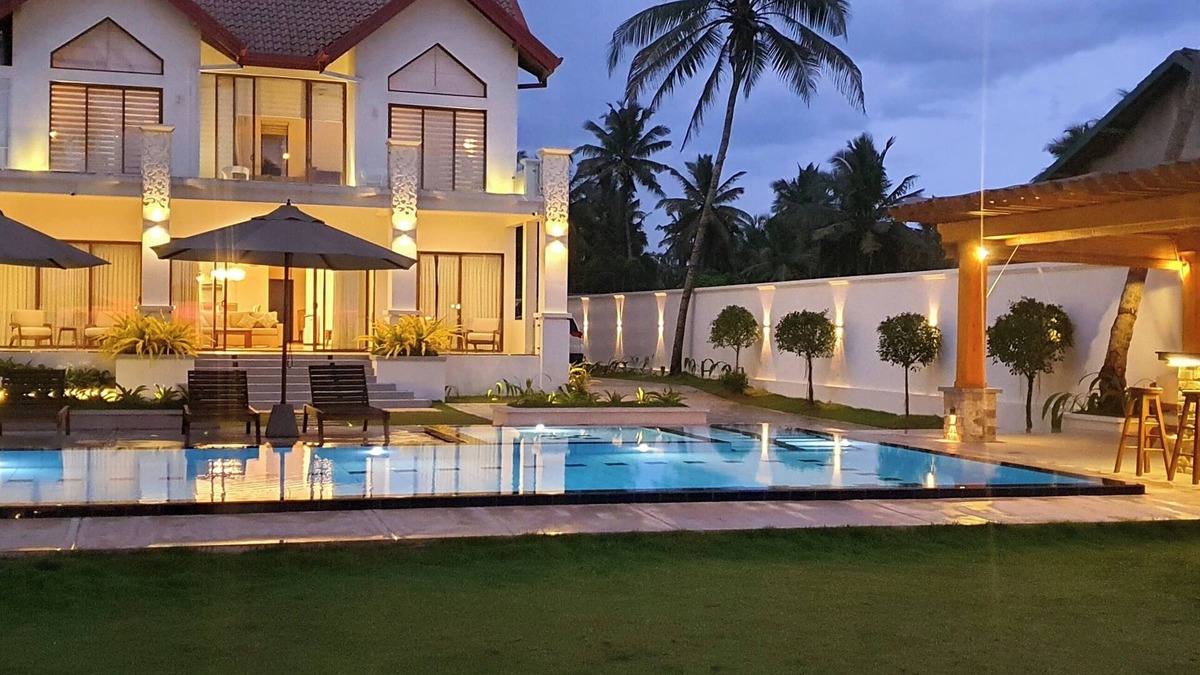 Wadduwa Villa | 4 Bedroom Private Villa on the Beach