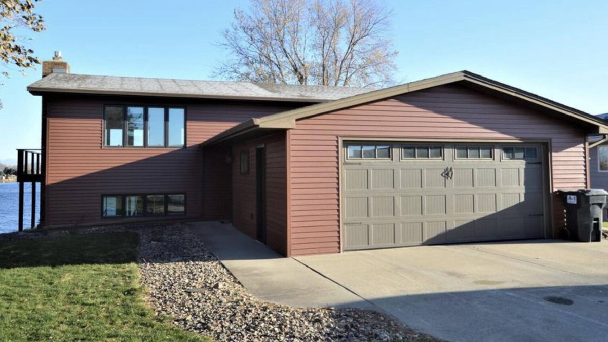 Aberdeen House | 4 bedroom Richmond lake house getaway