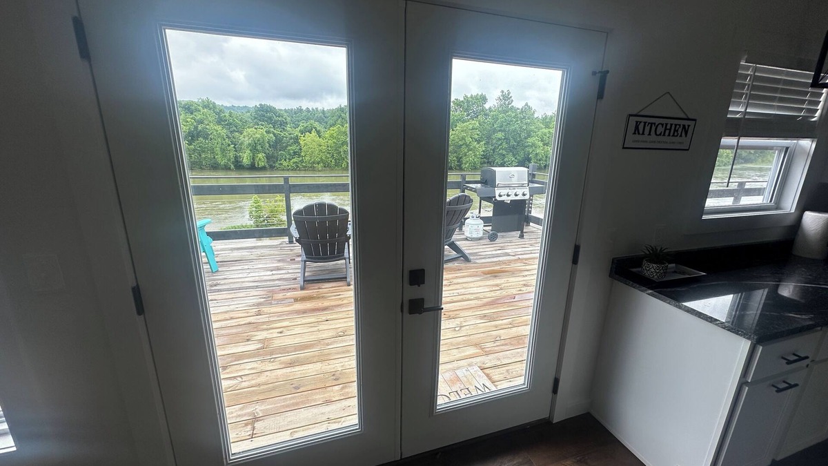 Van Buren House | 4-bedroom RIVER FRONT home located on the beautiful Current River in Van Buren