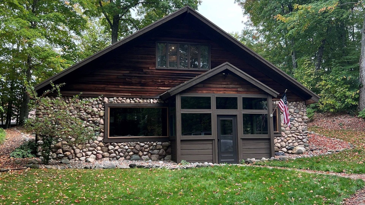 Maple City Cabin | 4 Bedroom Rustic and Secluded Cabin. Dogs Welcome!