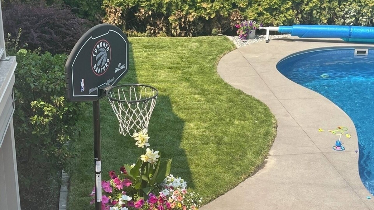 Central Okanagan House | 4 Bedroom's with private backyard oasis and heated pool