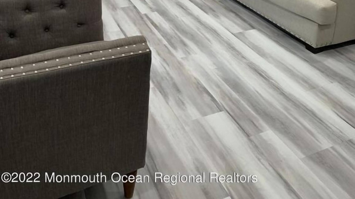 Elberon Apartment | 4 Bedroom Single family 343217 by Houzlet