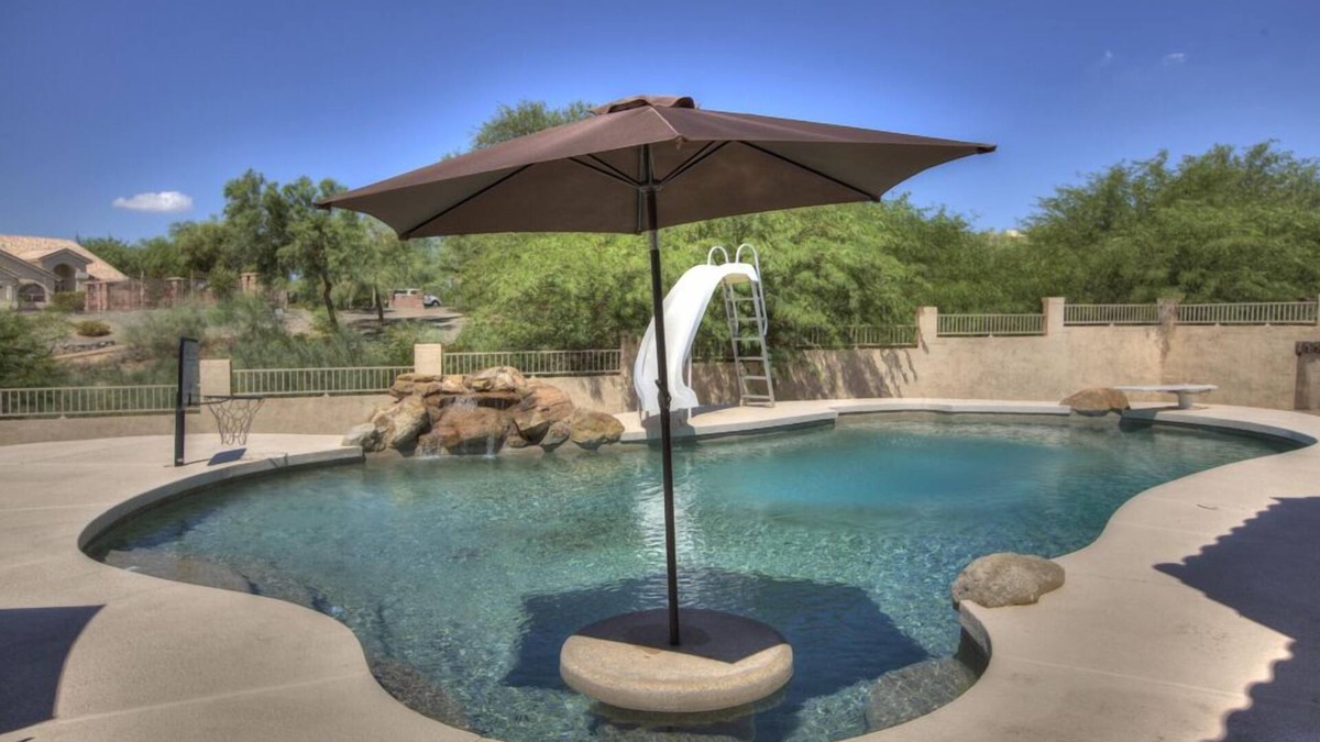 Foothills House | 4 Bedroom Single Story Golf Course Home, Heated Diving Pool + Slide, & Hot Tub