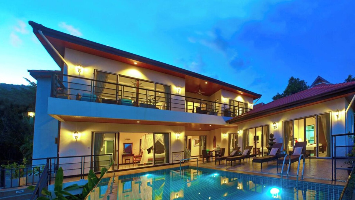 Bophut Villa | 4 BEDROOM - STUNNING SEA VIEWS, MOUNTAIN VISTAS AND CLOSE TO OCEAN AND SHOPPING