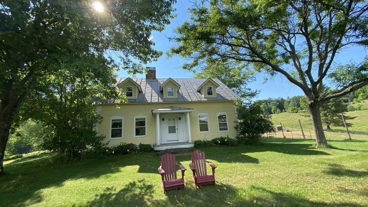 Tunbridge House | 4 bedroom suite is one of four rentals in the farm house