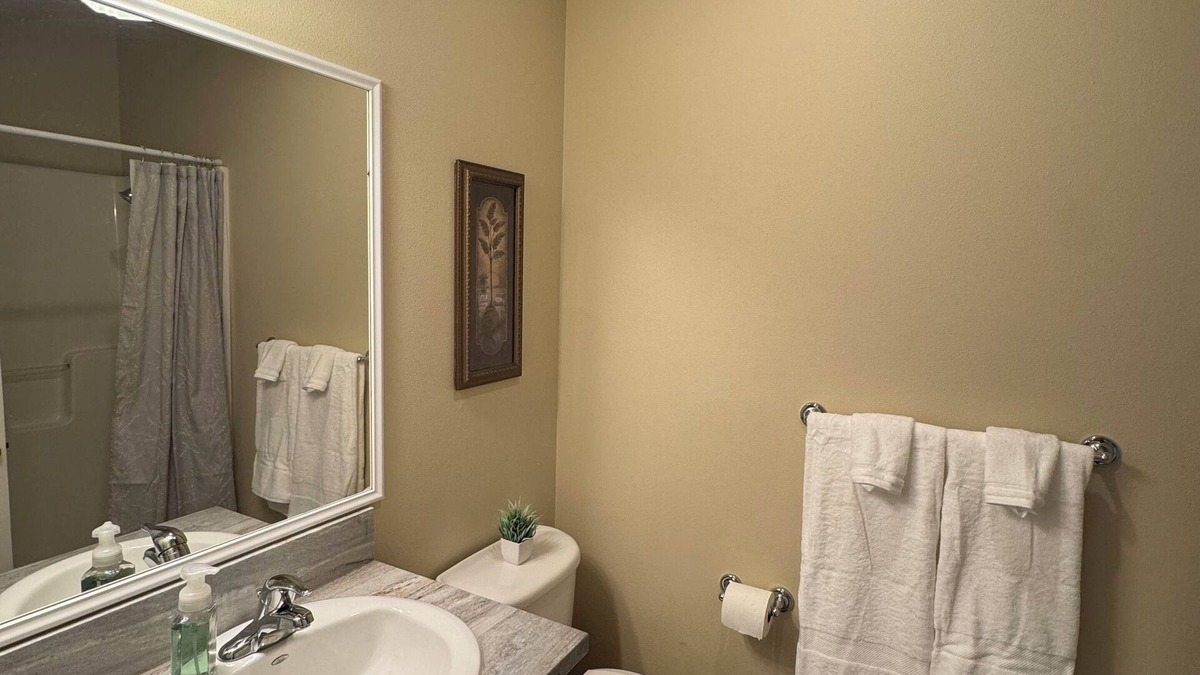 Corvallis House | 4-bedroom townhome in beautiful Corvallis close to OSU & Sunset Shopping Center