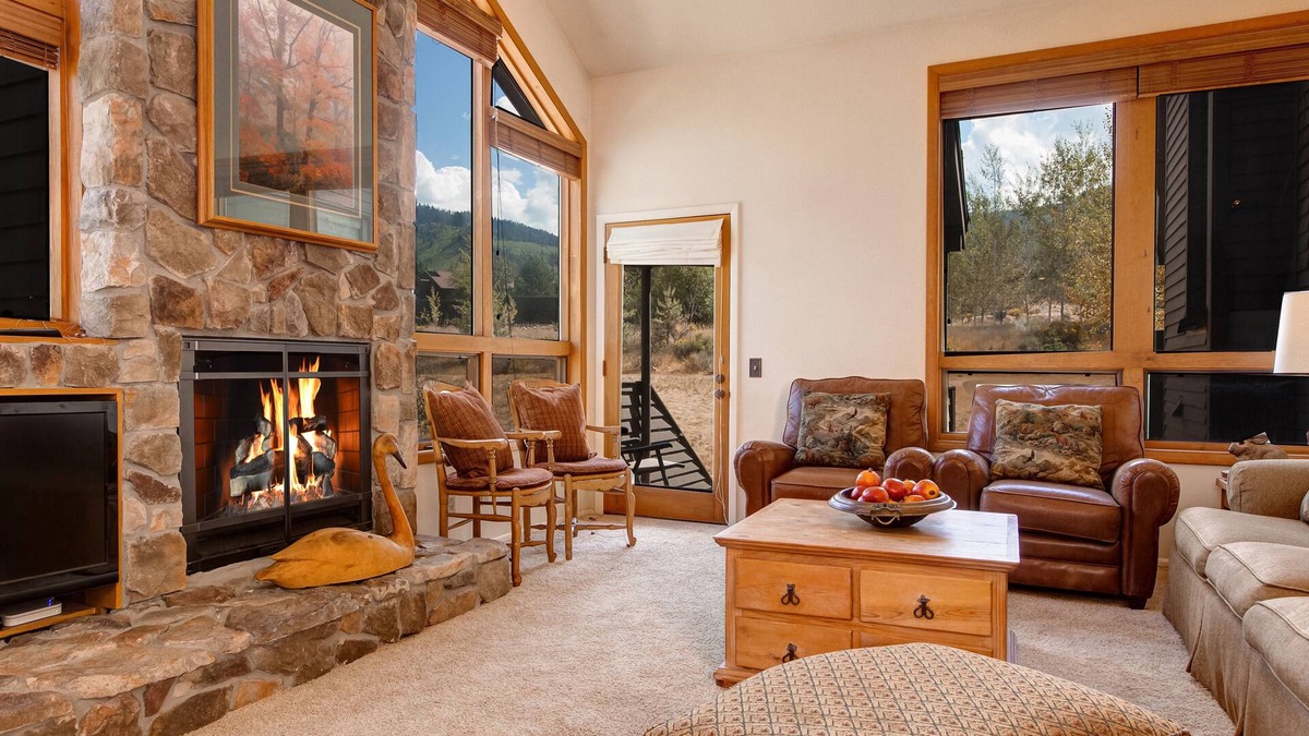 Park City House | 4 Bedroom Townhouse with Quartz Counters, Mountain Views, Walk to Lifts