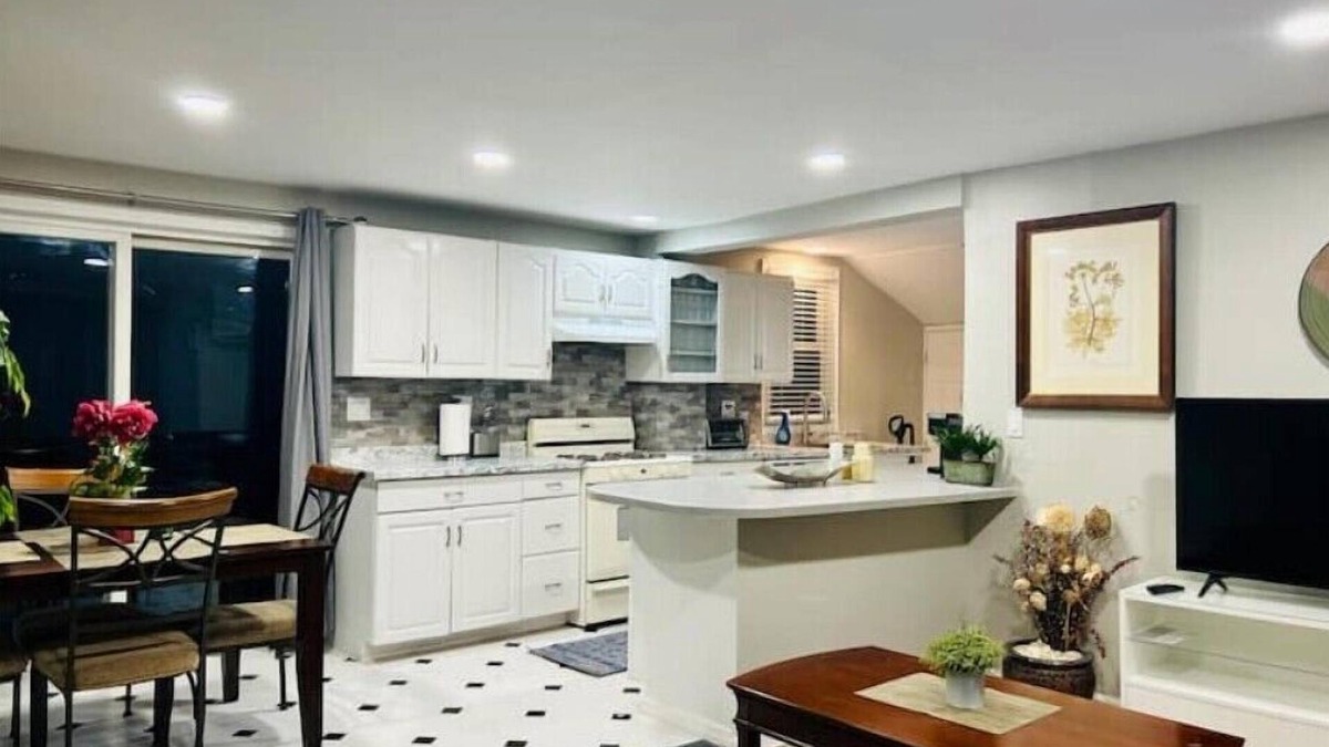 Teaneck House | 4-bedroom vacation home just 20 mins to NYS times Square.