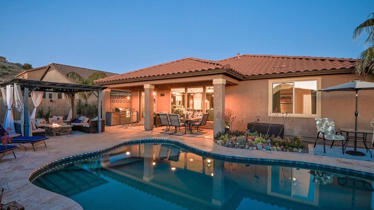 Oracle House | 4-bedroom vacation family-friendly home. Pool heat Option