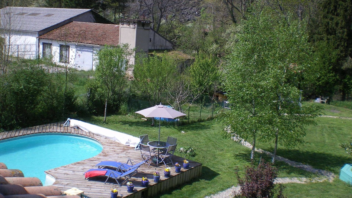 Quillan Villa | 4 Bedroom Villa with Private Pool within 5 minute walk into Quillan
