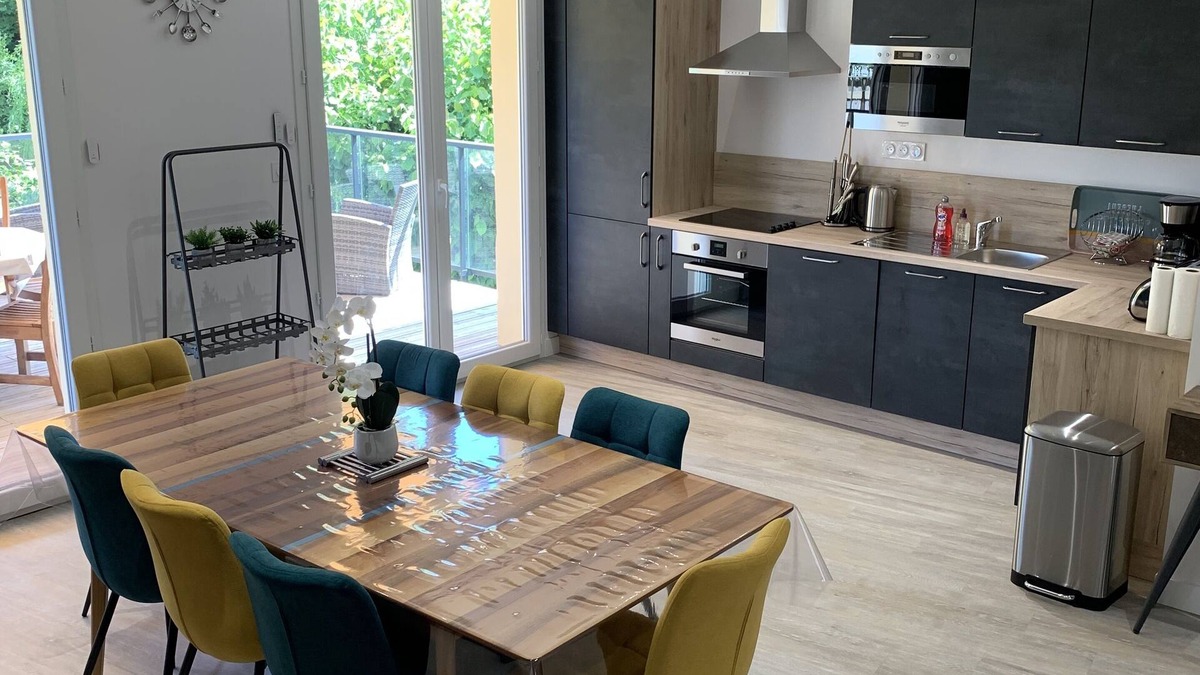 Chailland House | 4-BEDROOM VILLAGE HOUSE SLEEPS 8