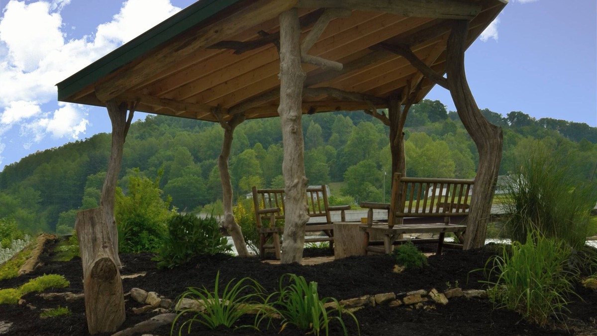 Moatsville House | 4 Bedroom Waterfront Home, Sleeps 10, Allow Pets, Near Audra & Tygart Lake Parks