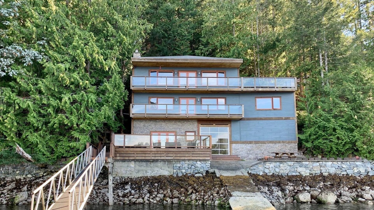 Madeira Park House | 4-Bedroom West Coast Oceanfront Retreat