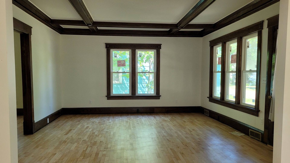 Stevens Point House | 4 Bedroom with Office walkable to downtown.
