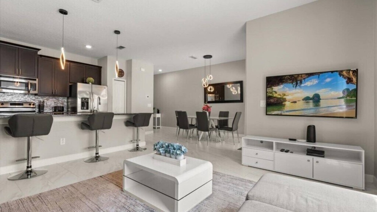Kissimmee House | 4 Bedrooms/3 Bathrooms/Storey Lake (4792CT)