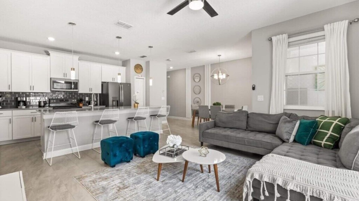 Kissimmee House | 4 Bedrooms/3 Bathrooms/Storey Lake (4831DS)