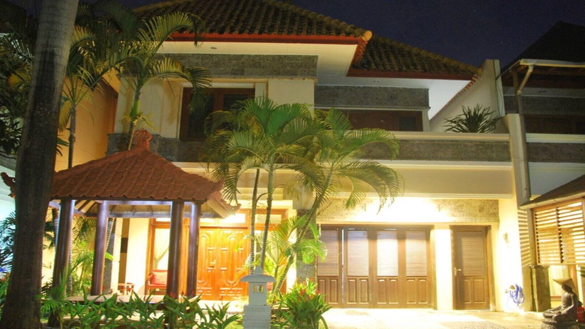Kartika Plaza Villa | 4 Bedrooms Kuta Villa Includes Breakfast